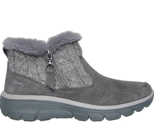 Relaxed Fit: Easy Going - Cozy Inn