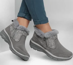 Relaxed Fit: Easy Going - Cozy Inn
