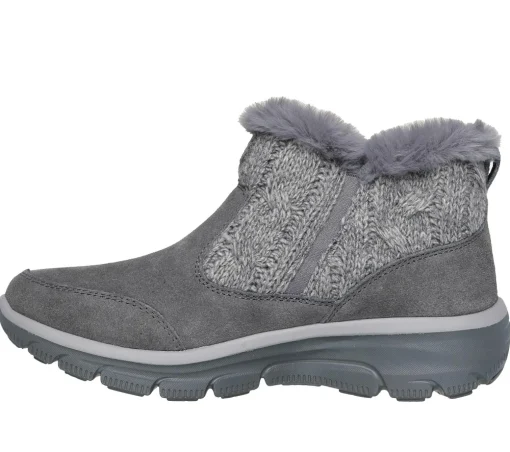 Relaxed Fit: Easy Going - Cozy Inn